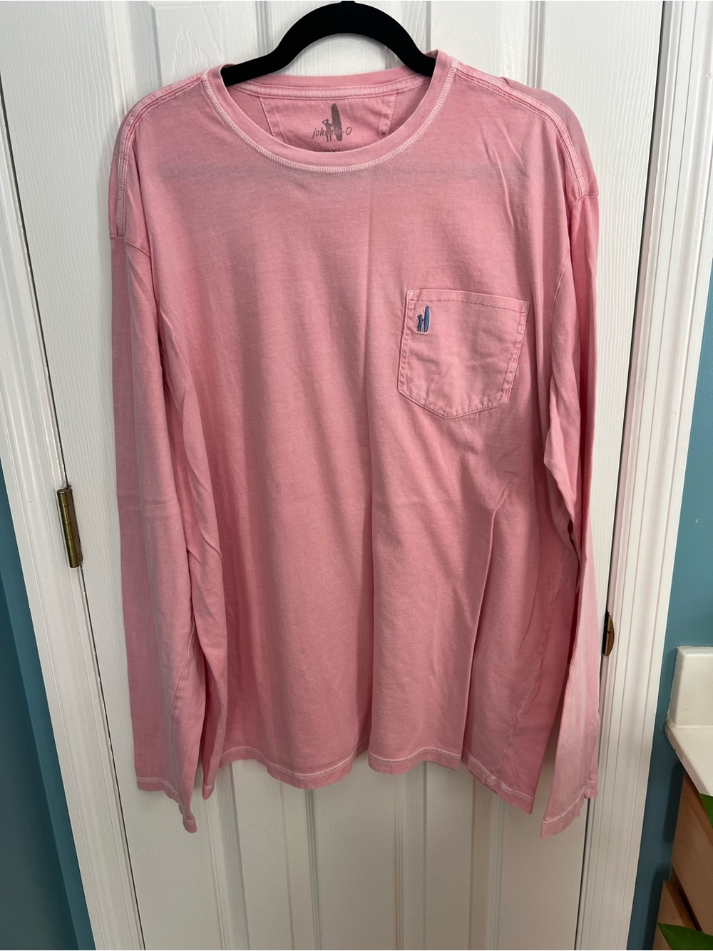johnnie-O Lightweight Long Sleeve Crew in Soft Pink